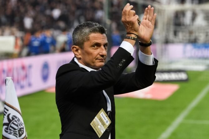 razvan lucescu paok toumpa