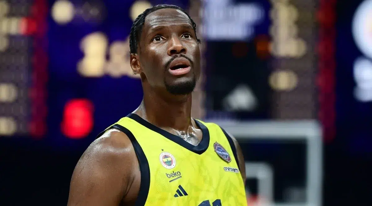 nigel hayes davies hapoel panathinaskos