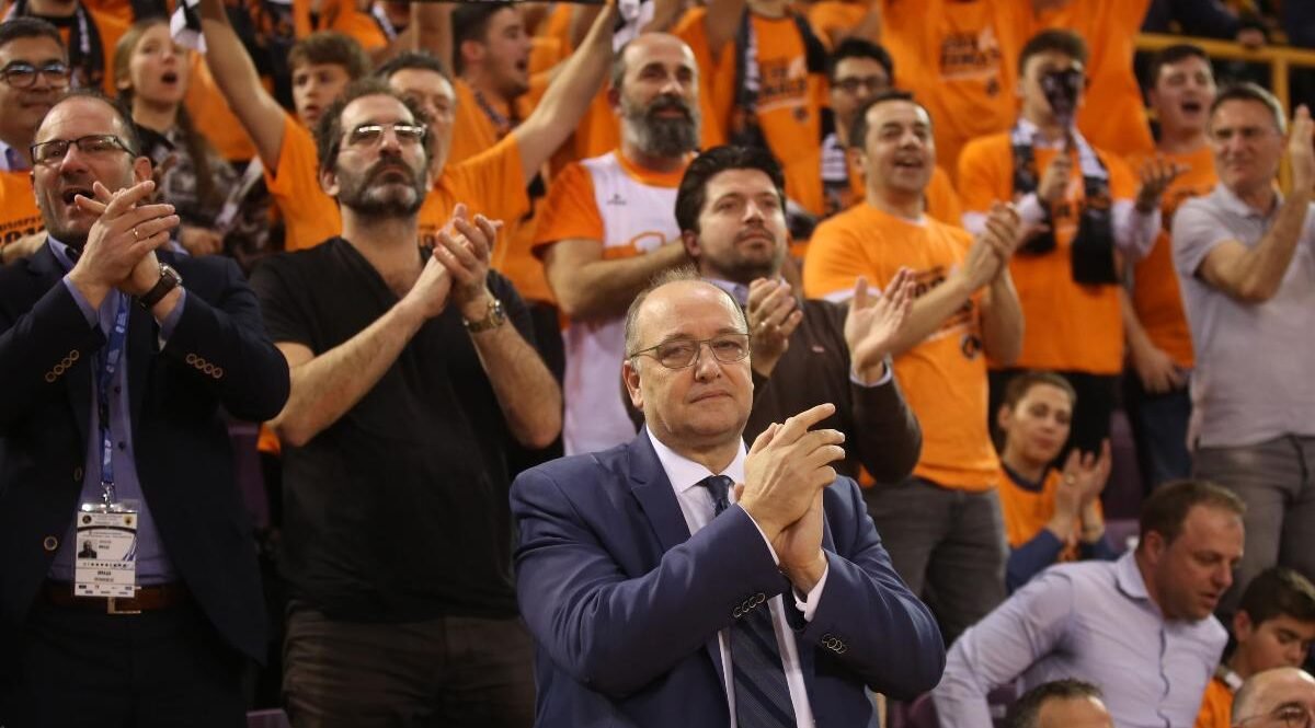 Ο Βαγγέλης Λιόλιος στη δίνη του κυκλώνα
