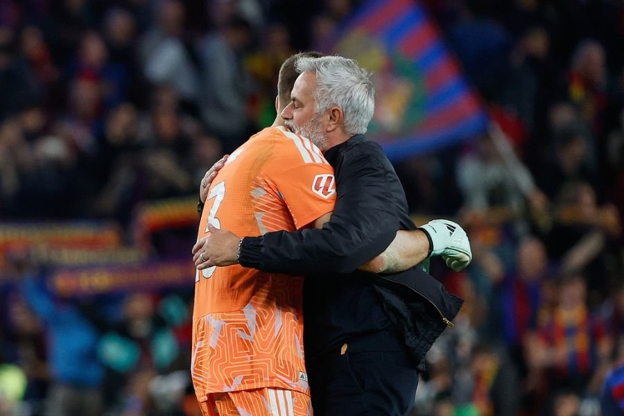 Η Ρεάλ Μαδρίτης νίκησε την Μπαρτσελόνα 2-1 στο Clasico και ο Ζοσέ Μουρίνιο έδωσε μια μικρή απάντηση σε όσους τον λένε παρωχημένο